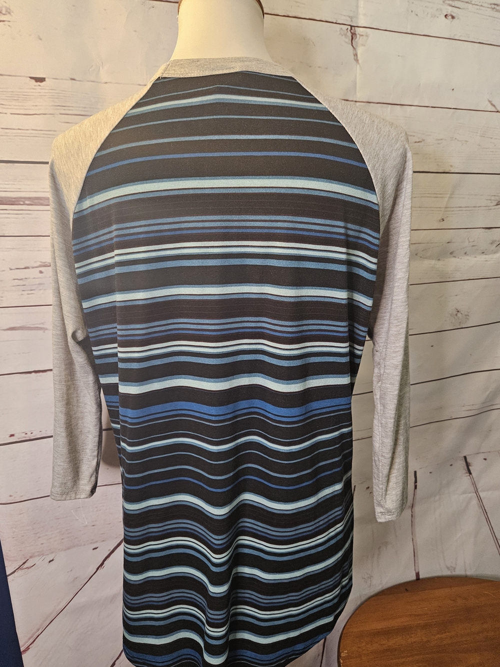 LuLaRoe Men's Long-Sleeve Raglan Shirt - Blue & Gray Stripes